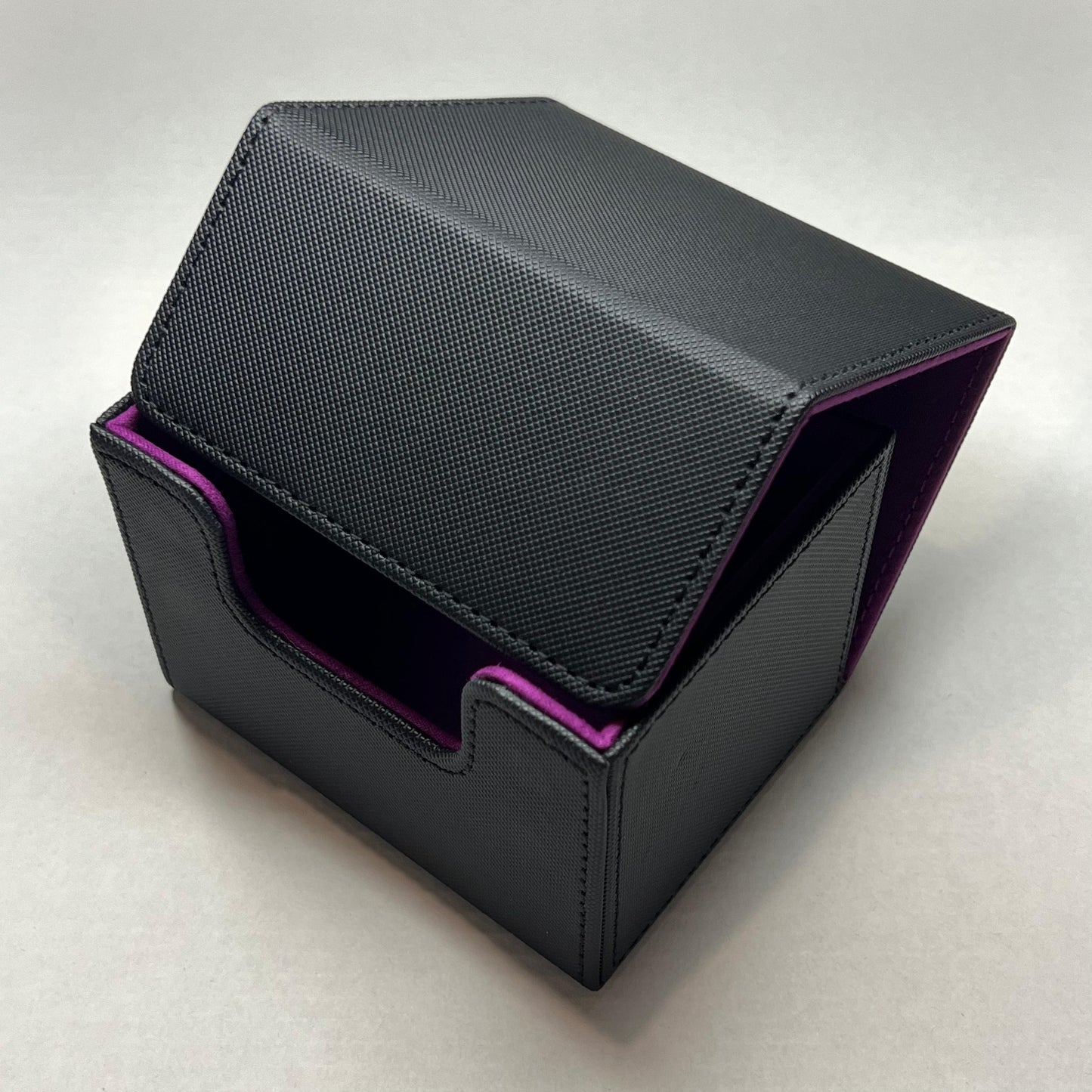 Deck Box - Magnetic - 100+ - Black/Purple